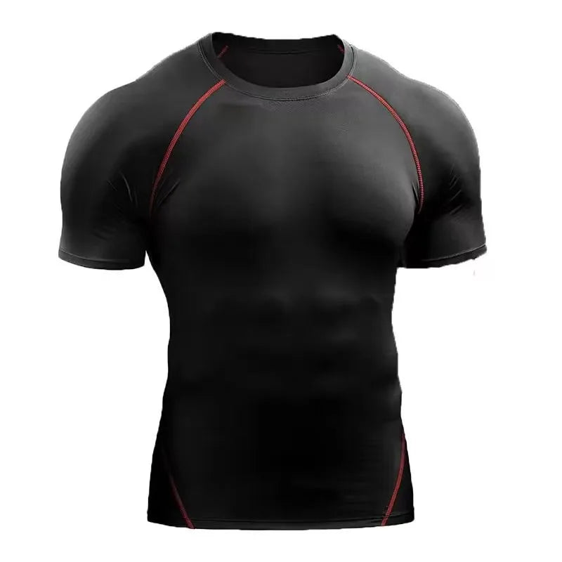 Camiseta de compresión para entrenar en color negro con detalles rojos, diseñada para mejorar el rendimiento deportivo.